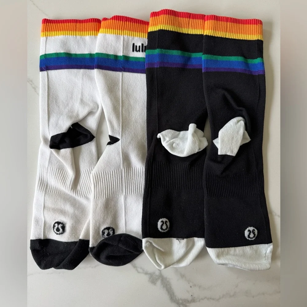 NWOT LULULEMON Tale to Tell mid crew socks set 2 pairs - Picture 2 of 2